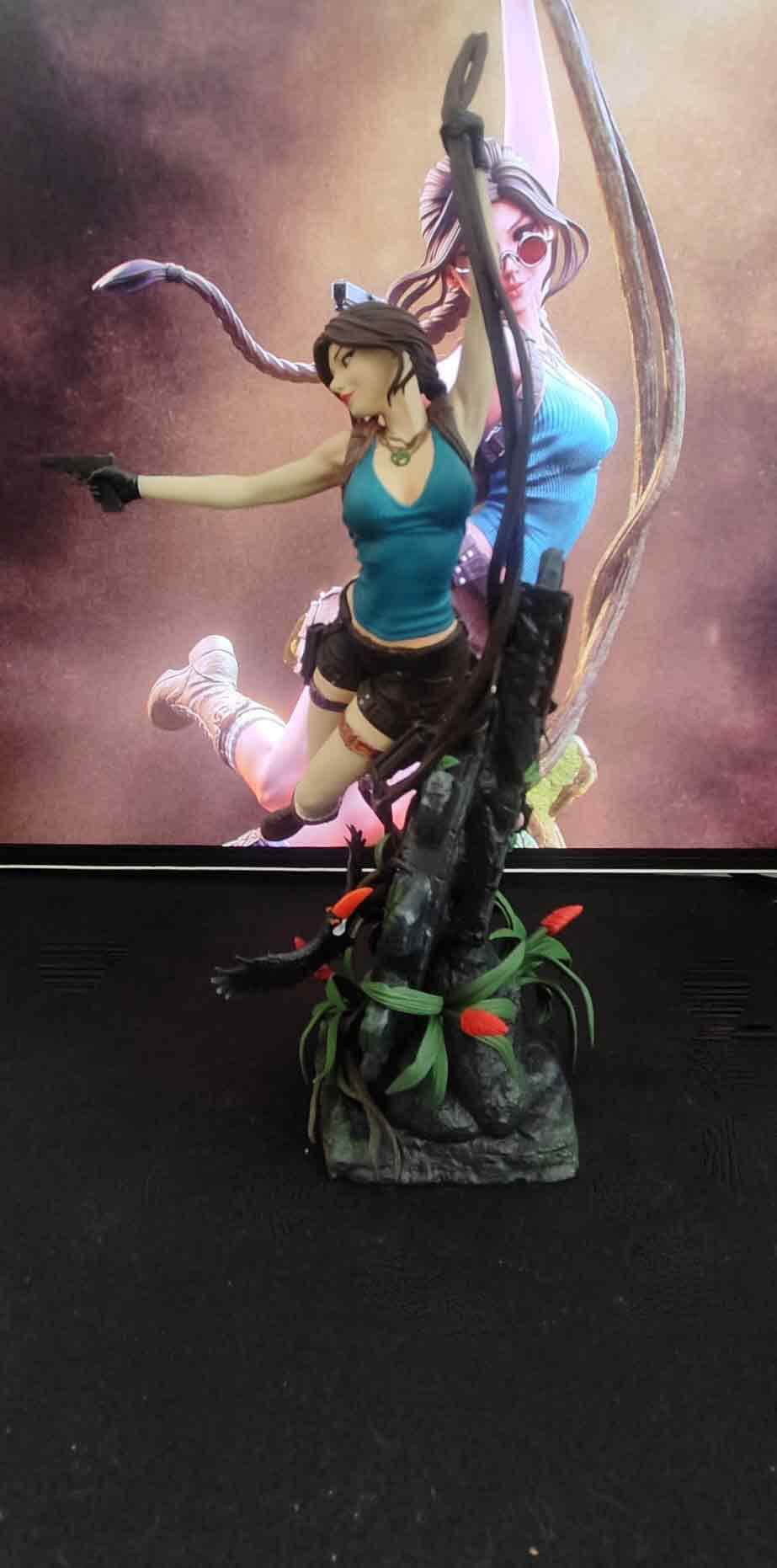 Lara Croft Statue, Tomb Raider Resin Figure, Hand Painted Collectible