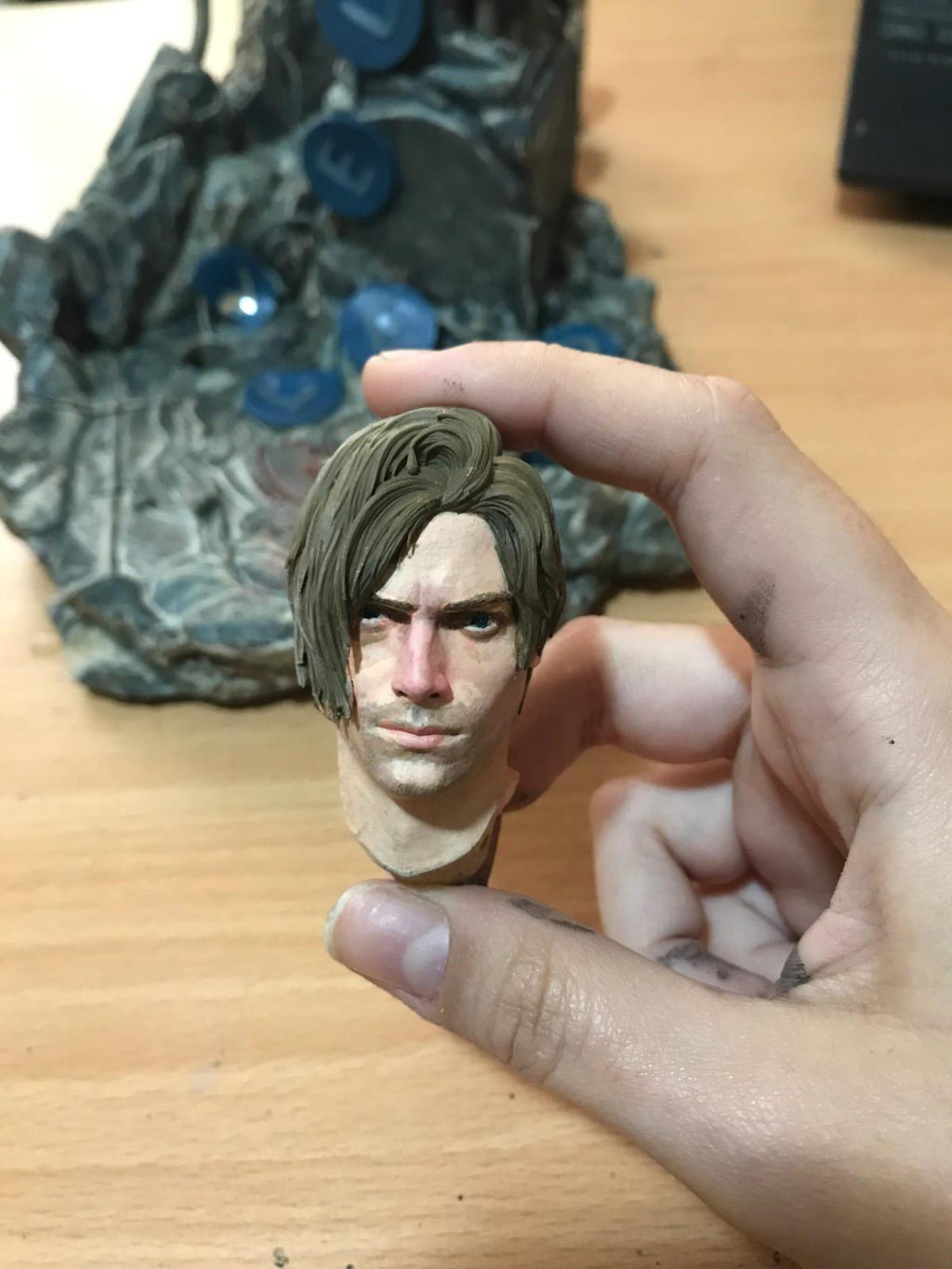 Leon S Kennedy Figure, Resin Statue, Hand Painted, 30 cm (11.8 in)