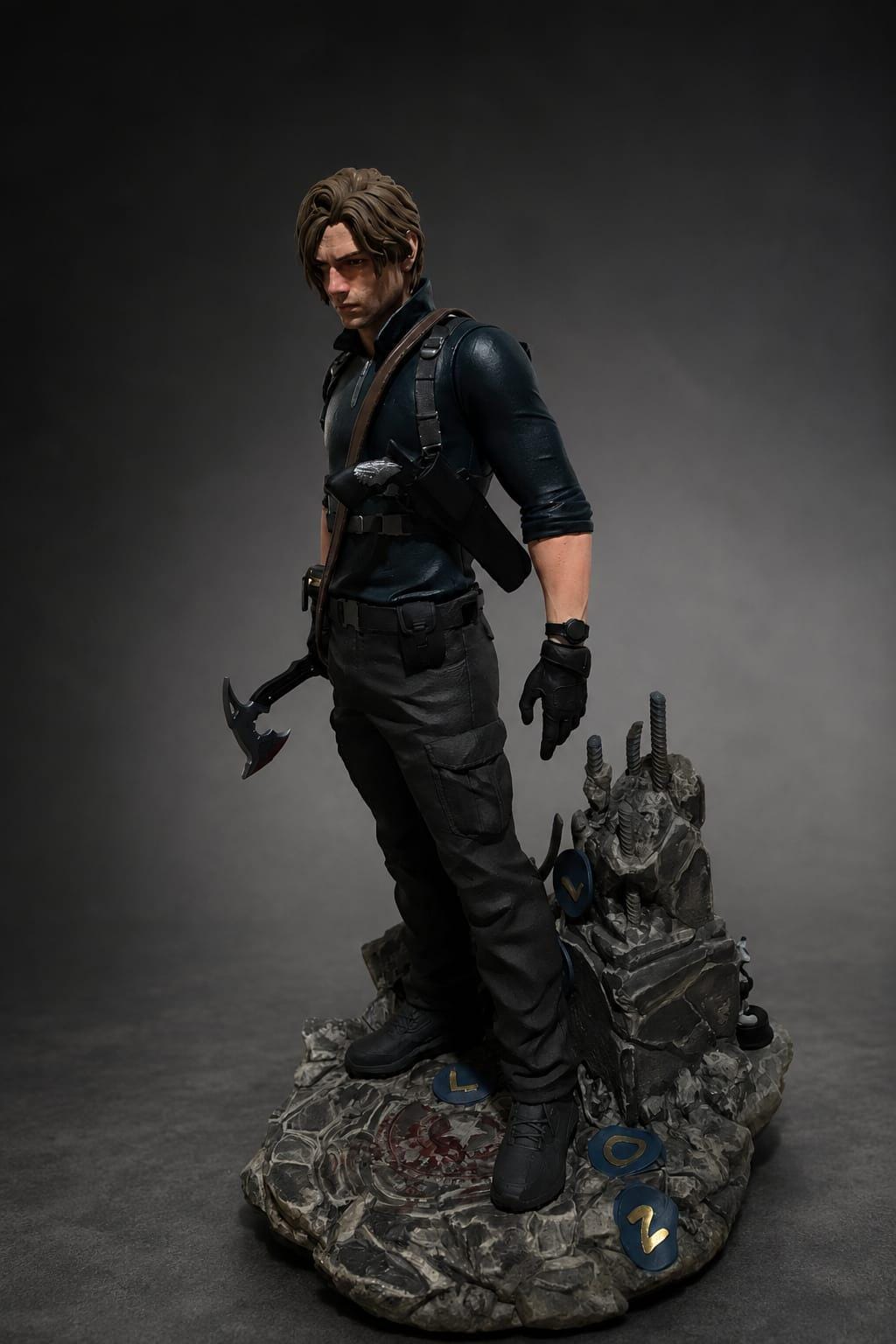Leon S Kennedy Figure, Resin Statue, Hand Painted, 30 cm (11.8 in)